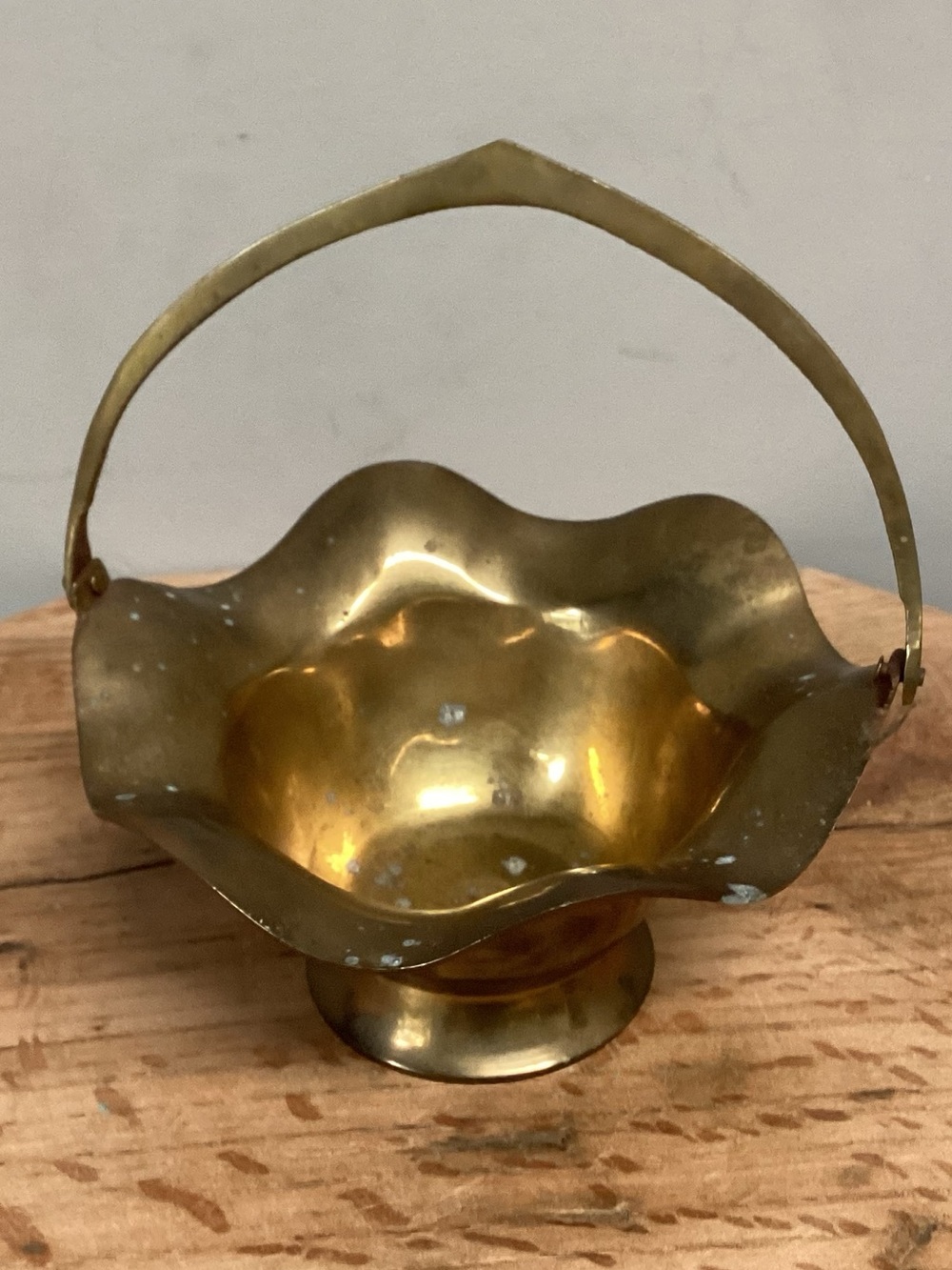 🟡 Vintage - Solid Brass Handled Basket Decor Piece - Made In India - Patina